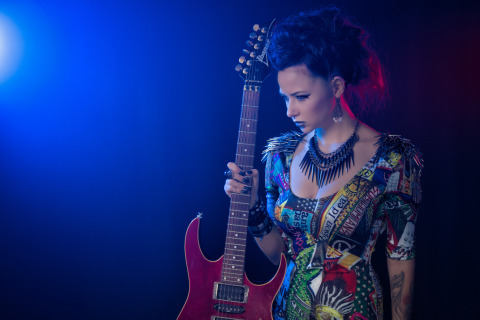 Luna Nikita. Makeup & hår: Yasmin Navarro